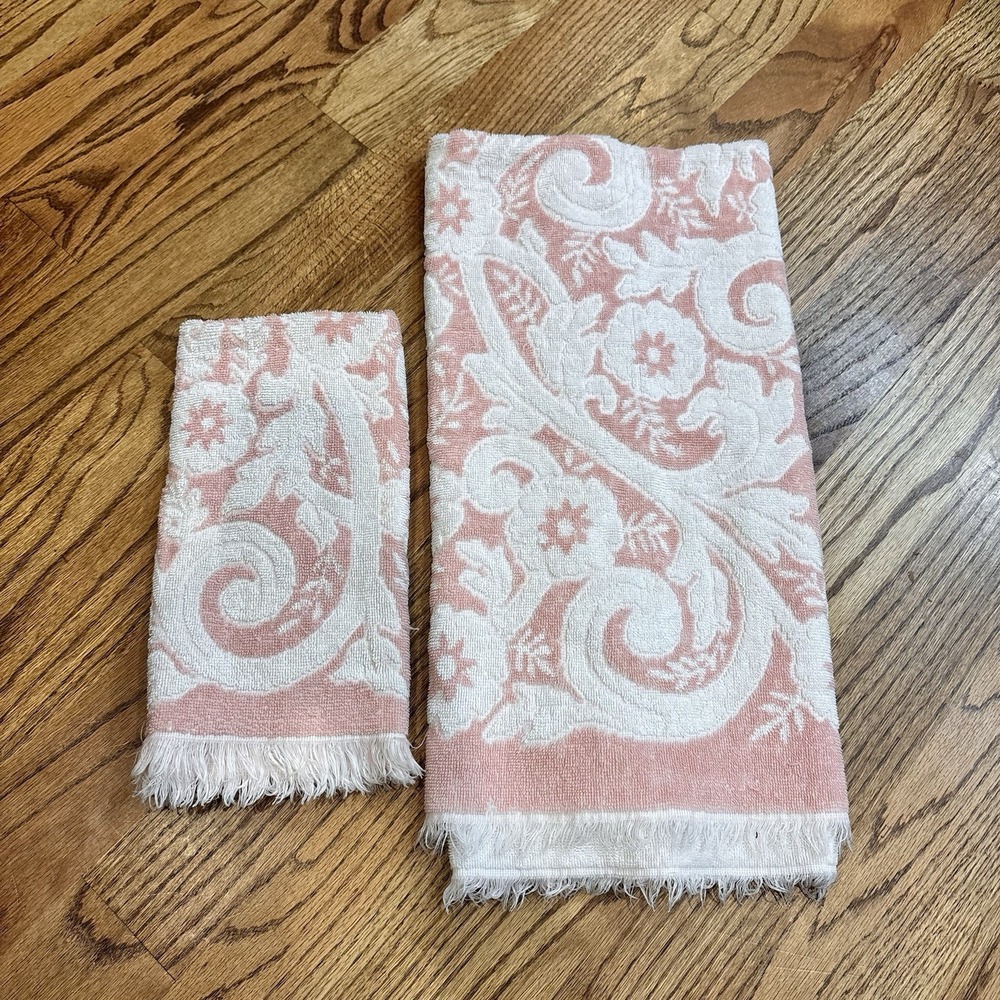 Vintage Fieldcrest Pink White Floral Bath Towel Hand Towel Set Fringe Cotton USA